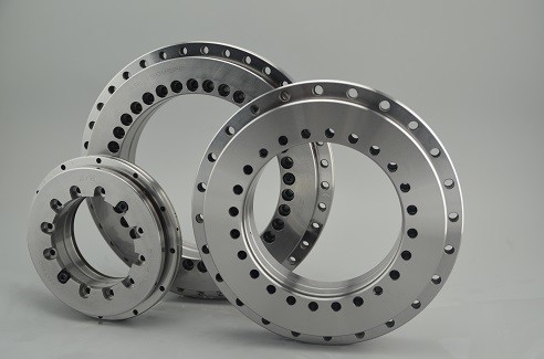 YRTS325 High Precision Axial &amp; Radial Cross Roller Bearing For Turntable Or Machine Tools